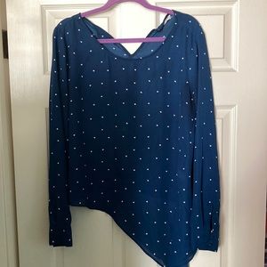 🐕‍🦺🐕🦮🐩ACCEPTING OFFERS🐕🐕‍🦺🦮🐩Navy blue heart long sleeve blouse